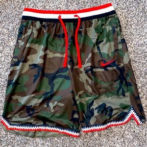 Nike DRI-FIT DNA CAMO shorts